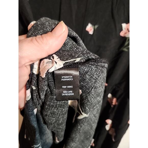 Torrid Womens Romper Short Set Button Front Black Floral 4 Plus Sz Sleeveless - Picture 6 of 7